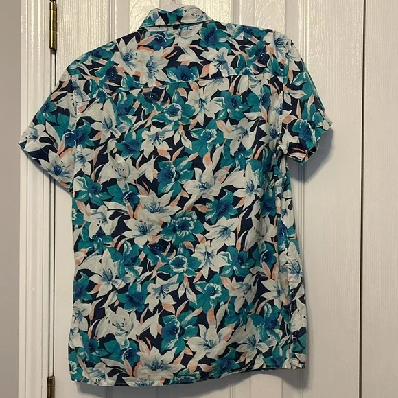 Men’s American Eagle XS Button Down Shirt - Picture 2 of 4